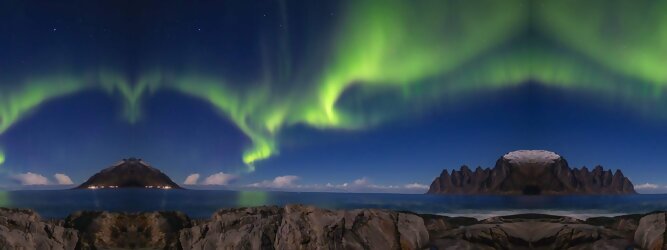 Trip Unterkunft Reisetipps - Polarlichter Norwegen Tromso - Skandinaviens eiskalte Schönheit fasziniert mit atemberaubenden Nordlichtern und geradezu außerirdisch imposanten Gebirgskulissen. Land der Mitternachtssonne am Polarkreis, ein Paradies für Wanderer, Naturfreunde, Hobbyfotografen und Instagram er/innen. Tromsø liegt unter dem sogenannten „Nordpollichtoval“, das den magnetischen Nordpol wie ein Ring oder Gürtel umschließt. Hier wird das Polarlicht auch Aurora Borealis genannt. Aufgrund der Struktur des Erdmagnetfeldes sind sie in dieser Region auch in Zeiten geringer Sonnenaktivität besonders häufig und intensiv zu beobachten.