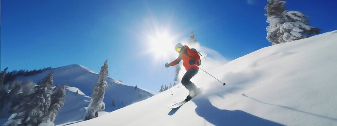 Trip Unterkunft Reiseideen Skiurlaub - Die Berge der Alpen, tiefverschneite Landschaftsidylle, überwältigende Naturschönheiten, begeistern Skifahrer, Snowboarder und Wintersportler aller Couleur gleichermaßen wie Schneeschuhwanderer, Genießer und Ruhesuchende. Es ist still geworden, die Natur ruht sich aus, der Winter ist ins Land gezogen. Leise rieseln die Schneeflocken auf Wiesen und Wälder, die Natur sammelt Kräfte für das nächste Jahr. Eine Pferdeschlittenfahrt durch den Winterwald und über glitzernd kristallweiße Sonnen-Plateaus lädt ein, zu romantischen Träumereien, und ist Erholung für Körper & Geist & Seele. Verweilen in einer urigen Almhütte bei Glühwein & Jagertee & deftigen kulinarischen Köstlichkeiten. Die Freude auf den nächsten Winterurlaub ist groß.